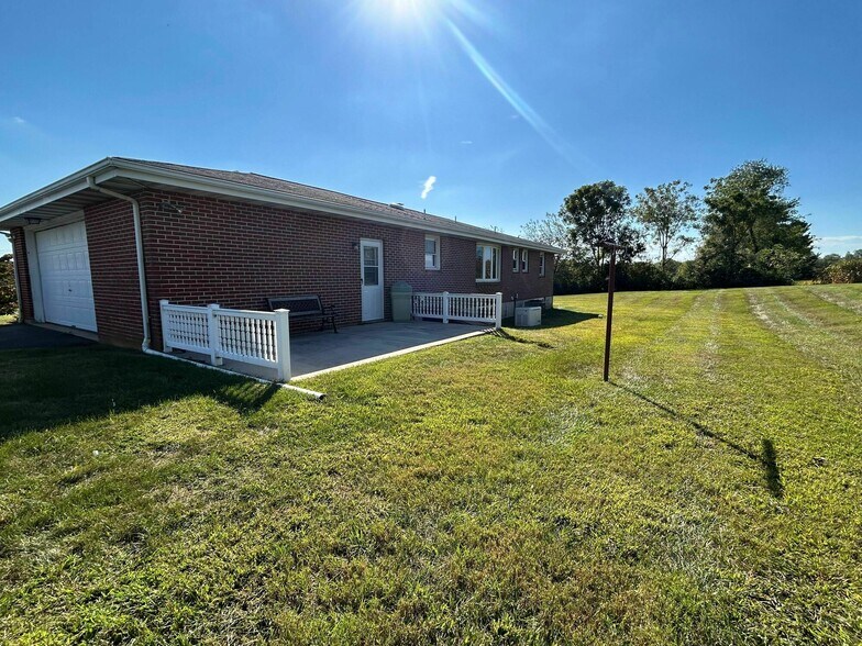 More Photos Of 4131 W Lincoln Hwy, Parkesburg Office For Lease