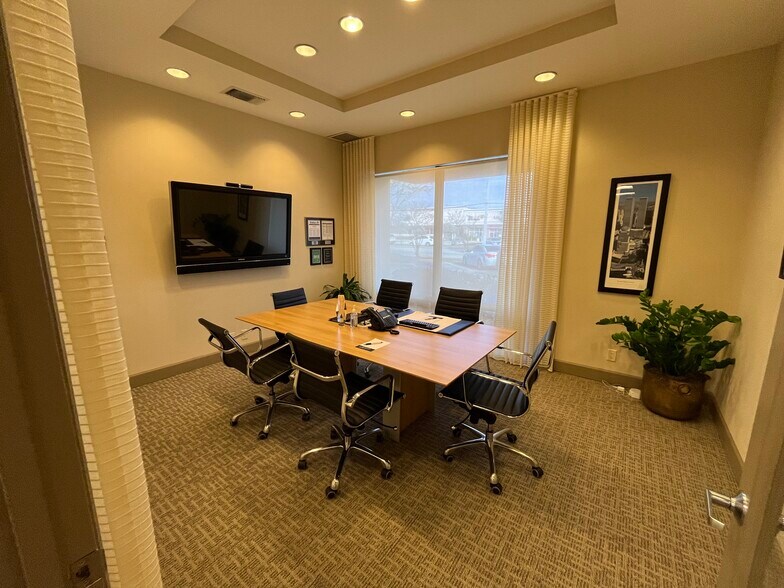 More Photos Of 2810 E Oakland Park Blvd, Fort Lauderdale Office For Lease