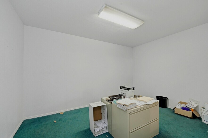 More Photos Of 422-426 E Main St, Trinidad Auto Dealership For Sale