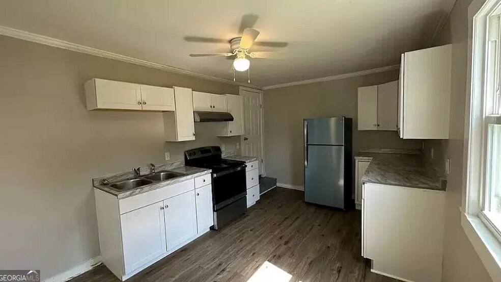 More Photos Of 305 S Walnut St, Greensboro Apartments For Sale