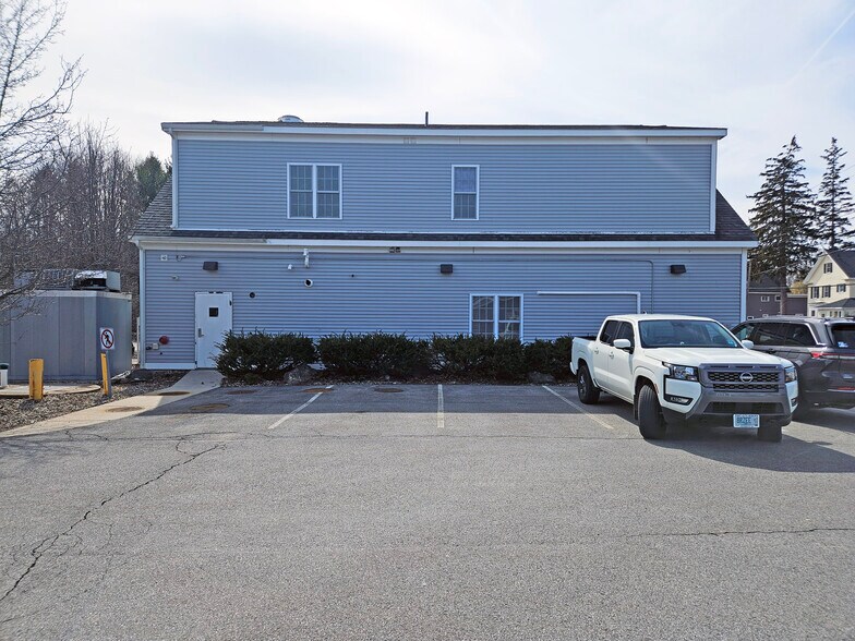 More Photos Of 437 Portsmouth Ave, Greenland Restaurant For Sale