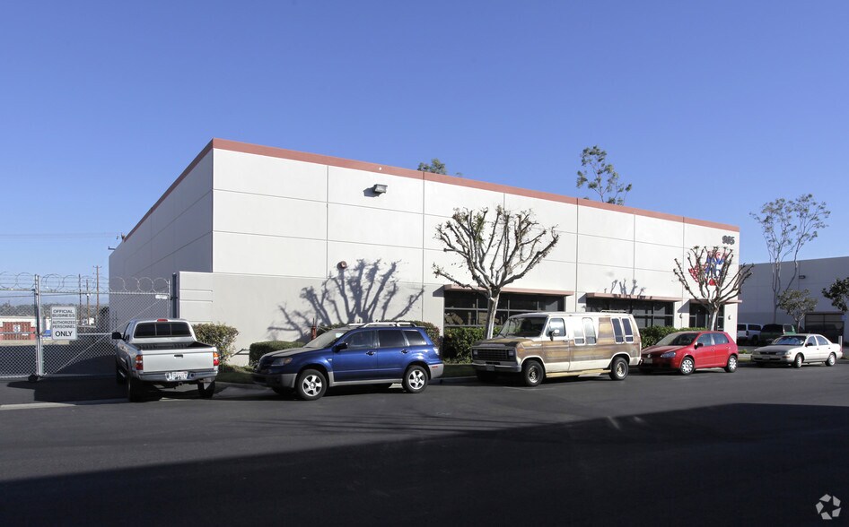 More Photos Of 965 E Discovery Ln, Anaheim Warehouse For Lease