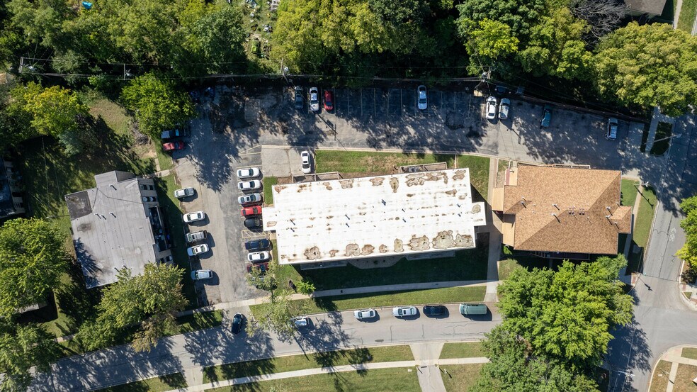 More Photos Of 1733 W 24th St, Lawrence Apartments For Sale