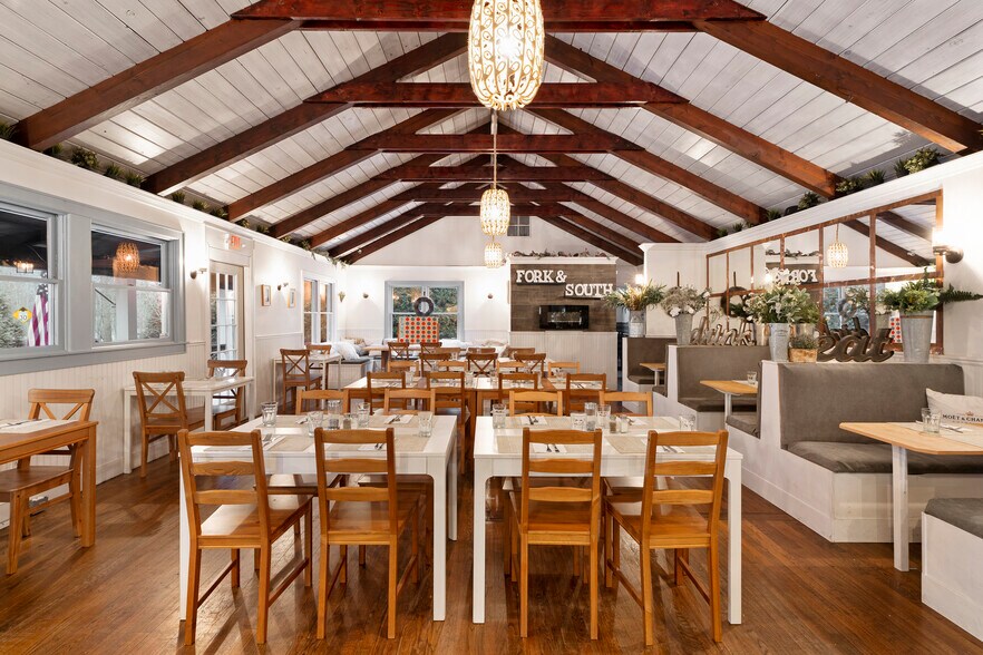 More Photos Of 412 Montauk Hwy, East Quogue Freestanding For Sale