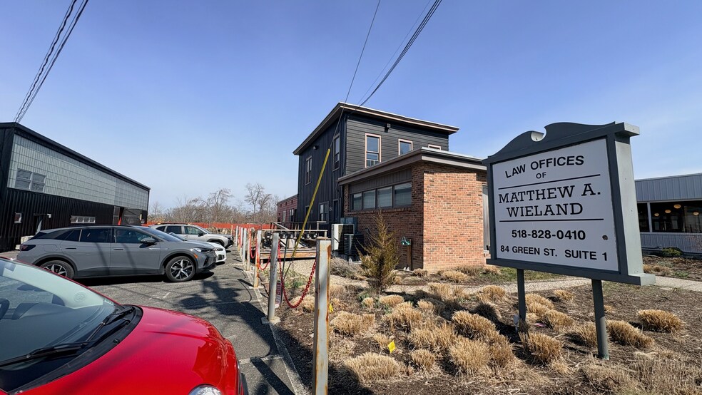 More Photos Of 84 Green St, Hudson Office For Lease