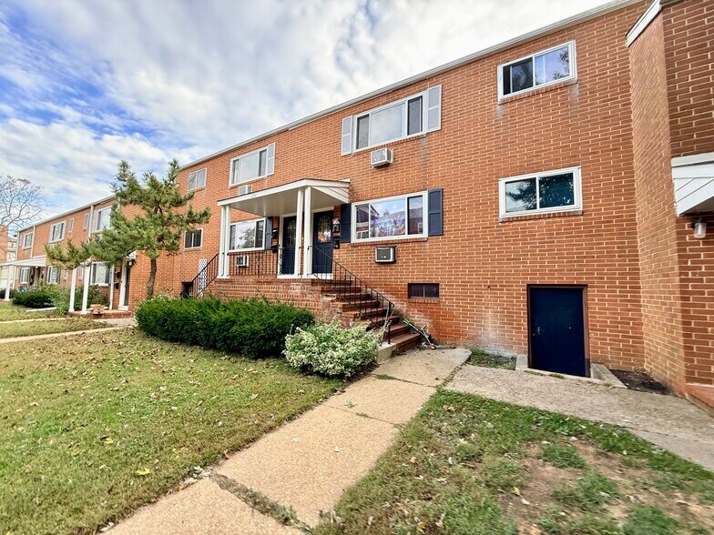 Primary Photo Of 235 Creek Rd, Keansburg Apartments For Sale