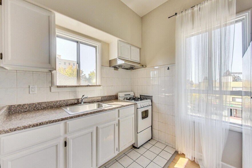 More Photos Of 2811-2815 Telegraph Ave, Berkeley Storefront Retail Residential For Sale