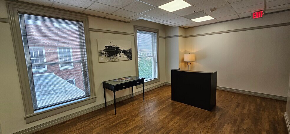 More Photos Of 2228 Mechanic St, Galveston Office For Lease