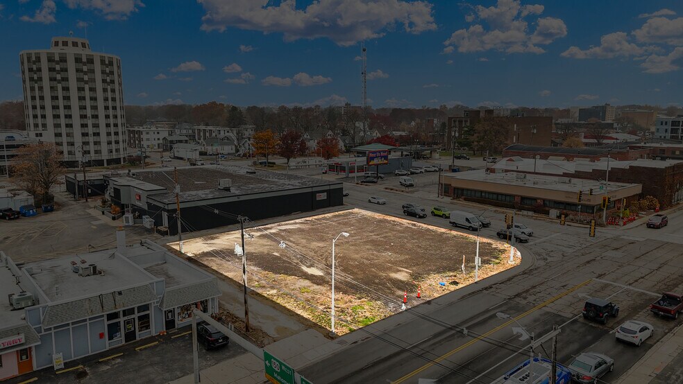 More Photos Of 401 S Neil St, Champaign Land For Lease