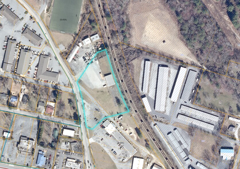 More Photos Of 802 S Grove St, Hendersonville Flex For Sale