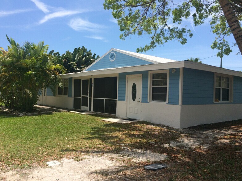 More Photos Of 21544 Overseas Hwy, Cudjoe Key Hotel For Sale