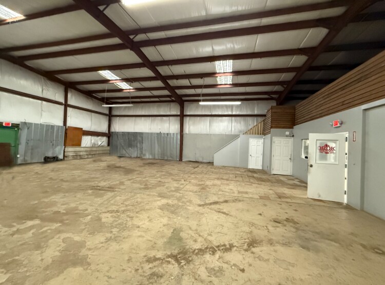 More Photos Of 1860 Joy Lake Rd, Morrow Warehouse For Lease