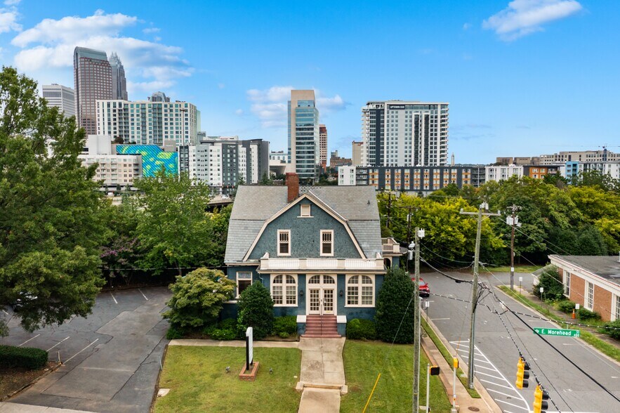 More Photos Of 435 E Morehead St, Charlotte Office For Lease
