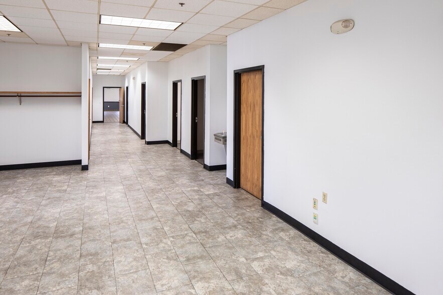 More Photos Of 431 E Division St, Wautoma Manufacturing For Sale