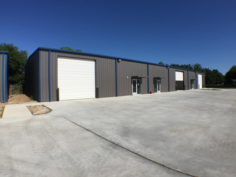 Primary Photo Of 17100 Huffmeister Rd, Cypress Warehouse For Lease