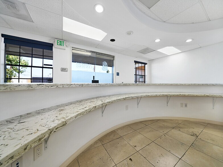More Photos Of 2900 Bristol St, Costa Mesa Office For Sale