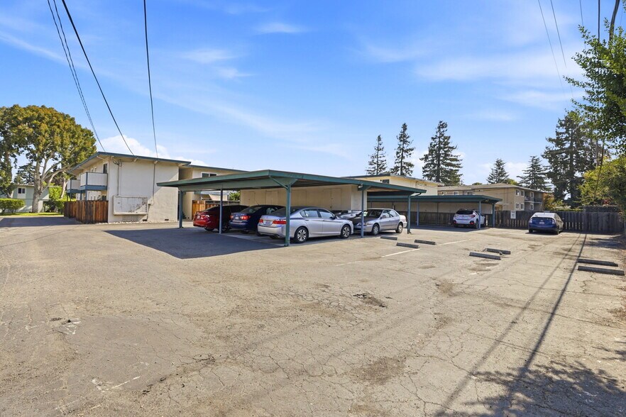 More Photos Of 511 Walker Dr, Mountain View Apartments For Sale