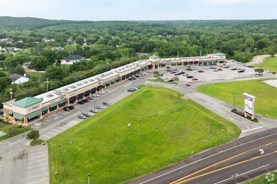 More Photos Of 1209-1279 Main St, Imperial General Retail For Lease