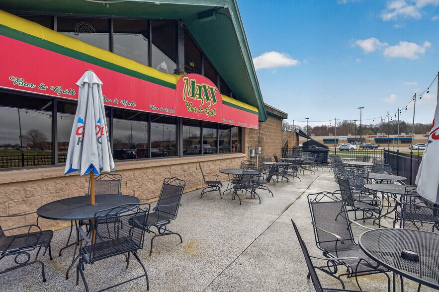 More Photos Of 17646 NE Central Ave, Ham Lake Restaurant For Sale