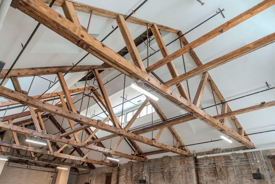 More Photos Of 210-212 N Aberdeen St, Chicago Apartments For Lease