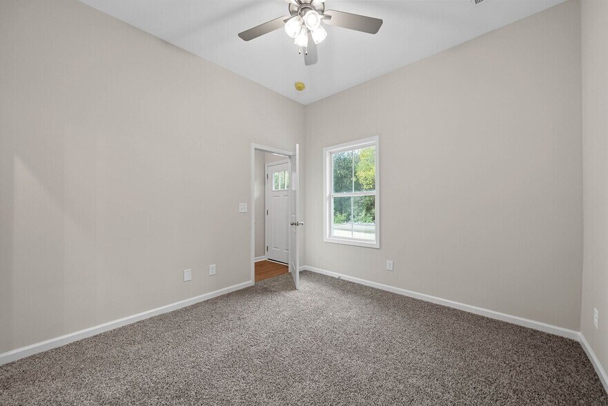 More Photos Of 329 Cedar Ct, Clarksville Apartments For Sale
