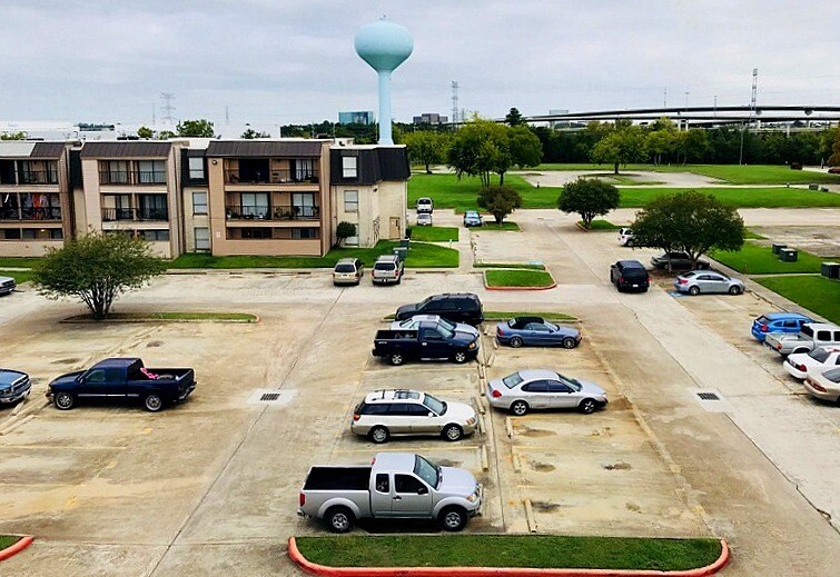 More Photos Of 206 Plaza Verde Dr, Houston Apartments For Sale