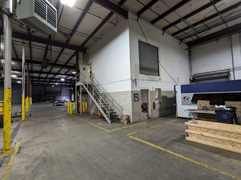 More Photos Of 467 Lakeshore Pky, Rock Hill Distribution For Lease