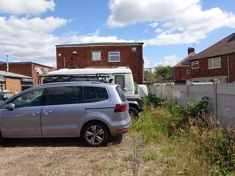 More Photos Of Lilac Grv, Nottingham Flex For Lease