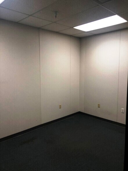 More Photos Of 1036-1062 Corporate Ln, Export Storefront Retail Office For Lease