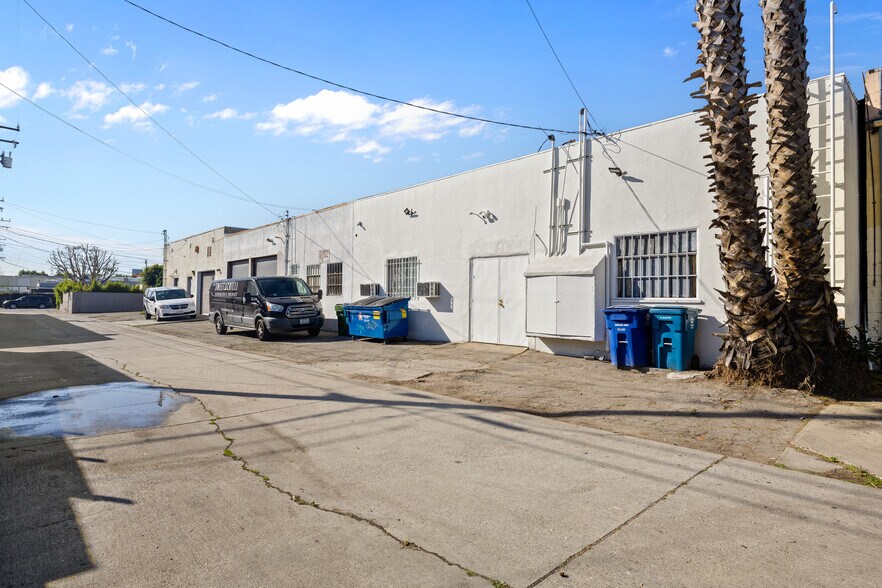 More Photos Of 13048-13052 Hawthorne Blvd, Hawthorne Storefront For Lease