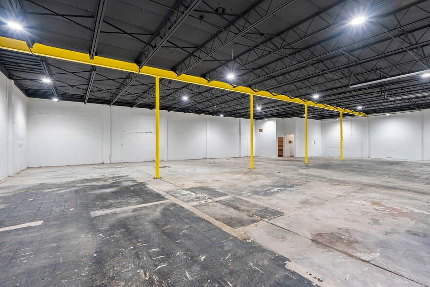 More Photos Of 553 17th St, West Palm Beach Warehouse For Lease