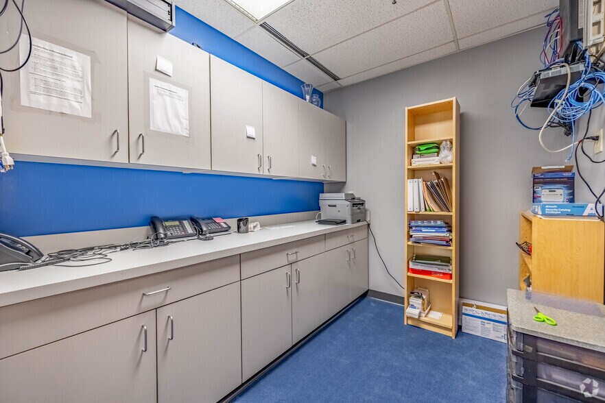 More Photos Of 4555 Lake Forest Dr, Blue Ash Office For Lease