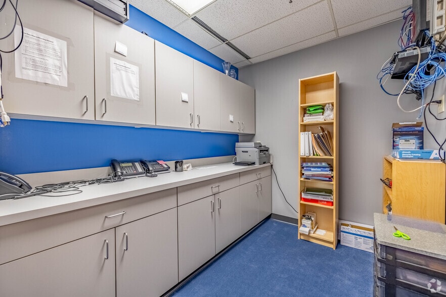 More Photos Of 4555 Lake Forest Dr, Blue Ash Office For Lease