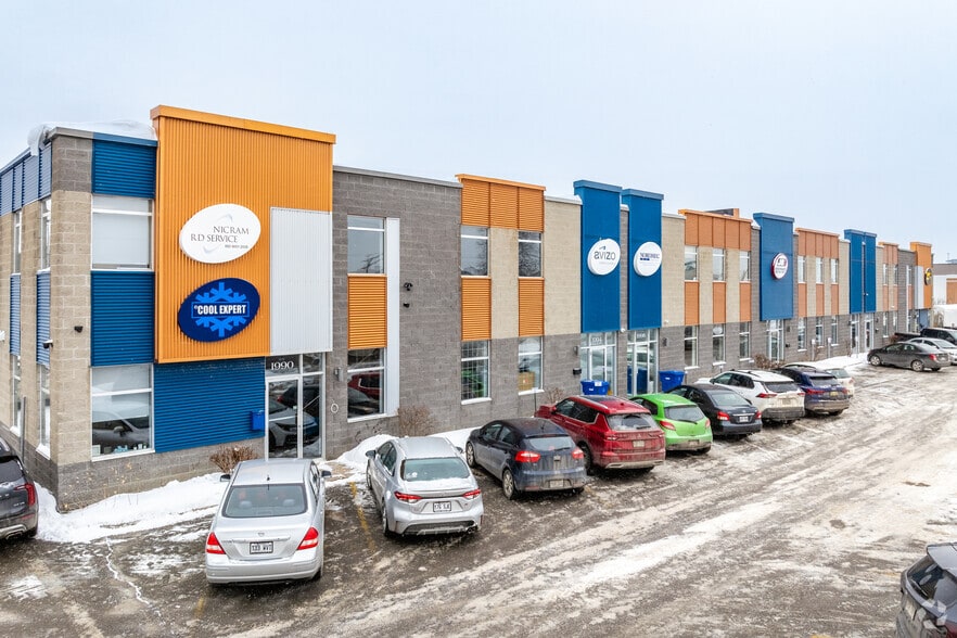 More Photos Of 1990-2014 Rue Michelin, Laval Warehouse For Sale