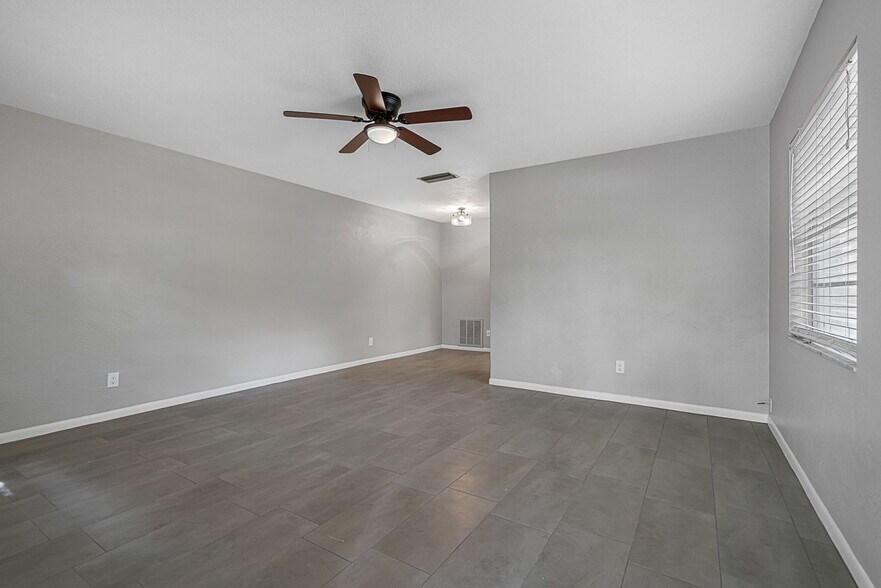 More Photos Of 3960 12th St, Saint Petersburg Apartments For Sale
