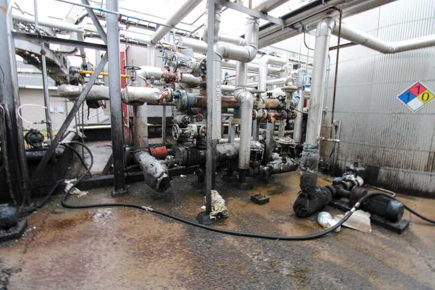 More Photos Of 5640 44th Ave S, Clinton Office For Sale