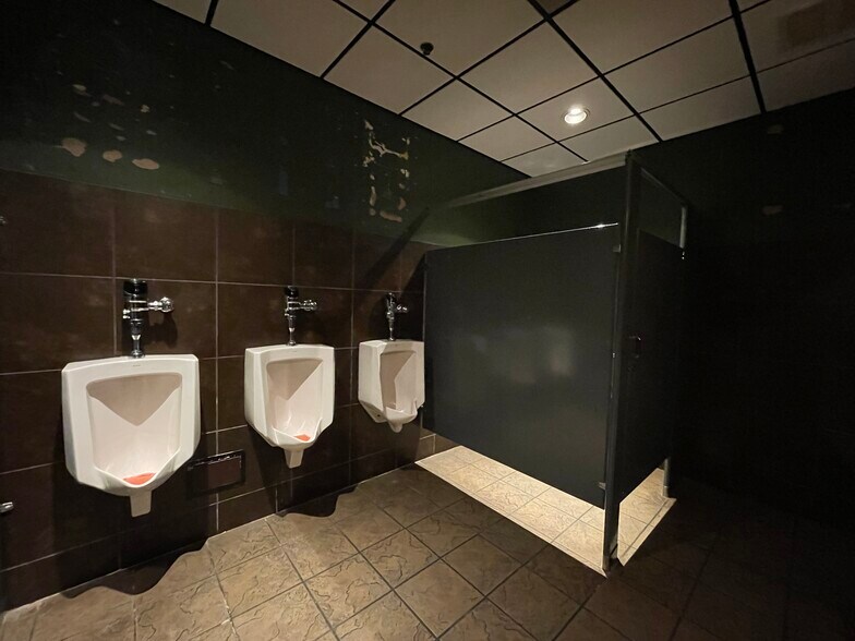 More Photos Of 1209-1279 Main St, Imperial General Retail For Lease