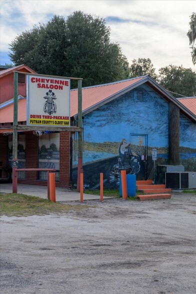 More Photos Of 337 S US Highway 17, East Palatka General Retail For Sale