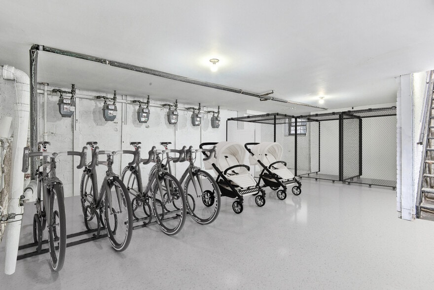 More Photos Of 53-11 Skillman Ave, Woodside Apartments For Sale