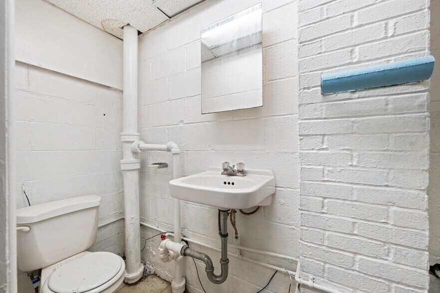 More Photos Of 4651 W 130th St, Cleveland Warehouse For Sale