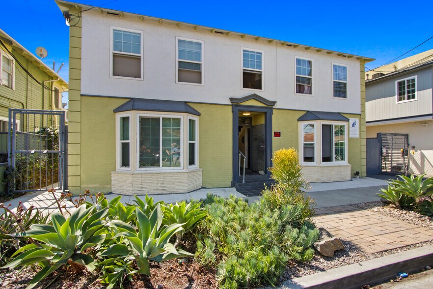 More Photos Of 2075 E Broadway, Long Beach Apartments For Sale