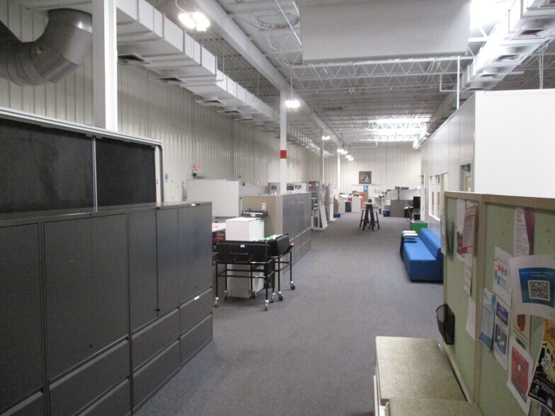 More Photos Of 2800 Estes St, Norton Shores Manufacturing For Sale