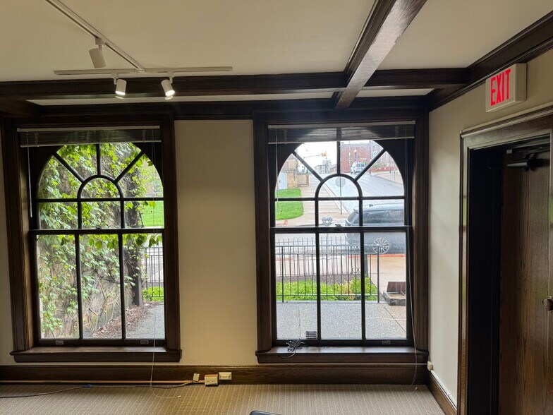 More Photos Of 229 S Maple Ave, Greensburg Office For Lease