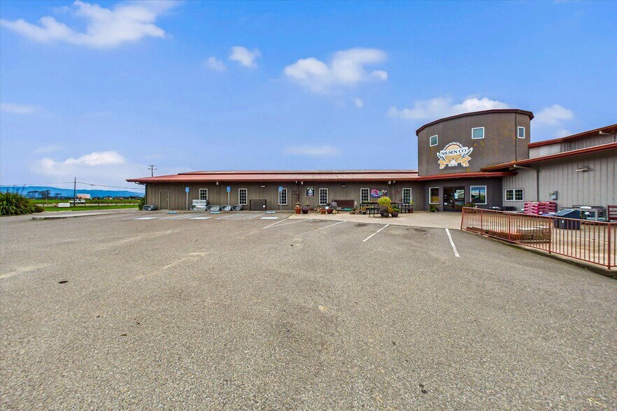 More Photos Of 1593 Market St, Ferndale General Retail For Sale
