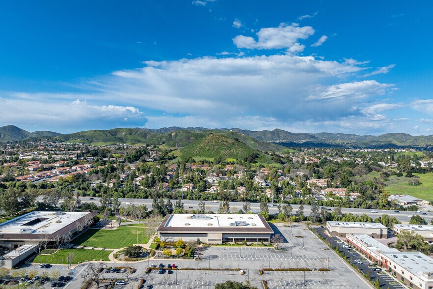More Photos Of 29701 Agoura Rd, Agoura Hills Light Manufacturing For Lease