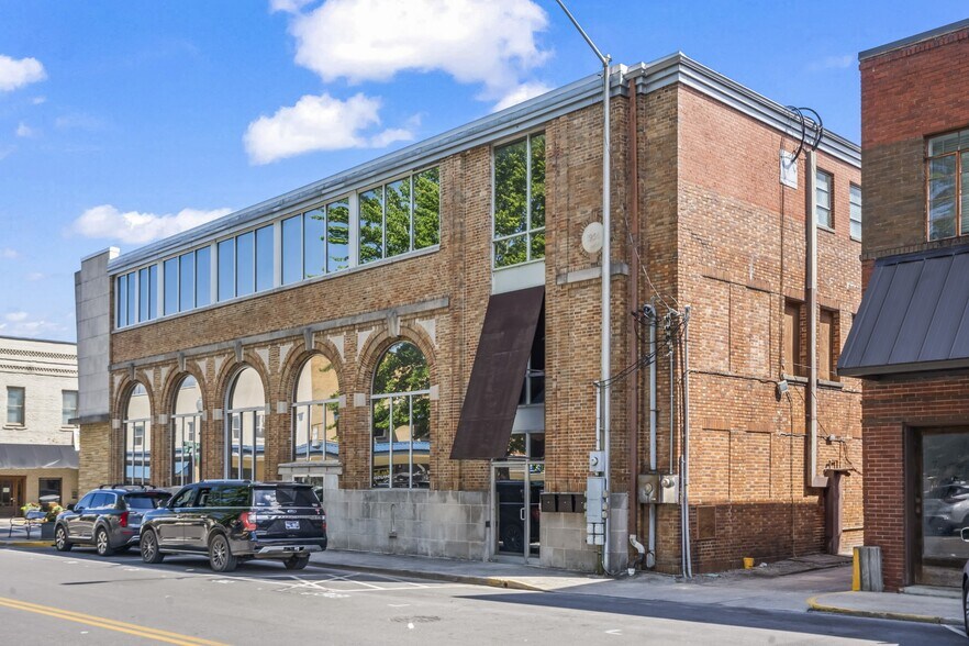 More Photos Of 1441 N Market St, Dayton Office For Sale