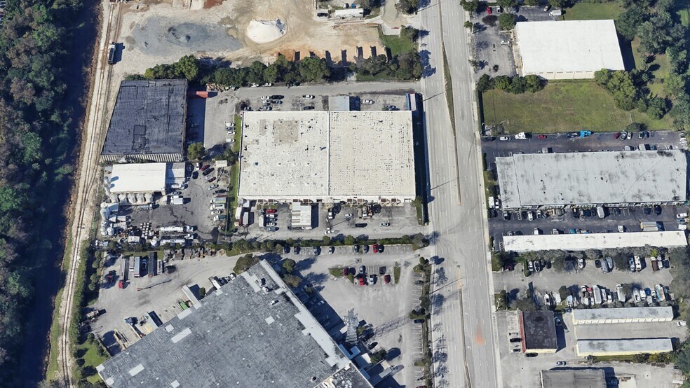 Primary Photo Of 450 W McNab Rd, Fort Lauderdale Warehouse For Lease