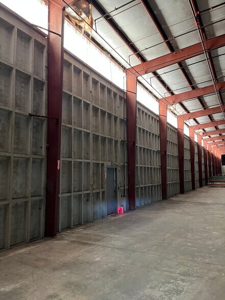 More Photos Of 3720 NE 33rd St, Ocala Warehouse For Sale