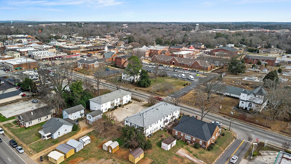 More Photos Of 400 S Center St, Thomaston Apartments For Sale