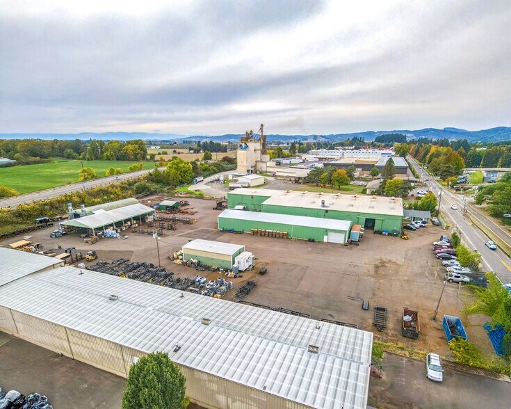 More Photos Of 280 SE Booth Bend Rd, McMinnville Manufacturing For Sale